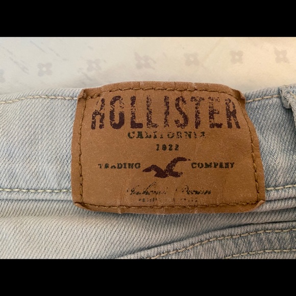 ⚡️Low Rise, Light Wash Shorts⚡️ ($7 flash sale) - Picture 4 of 4